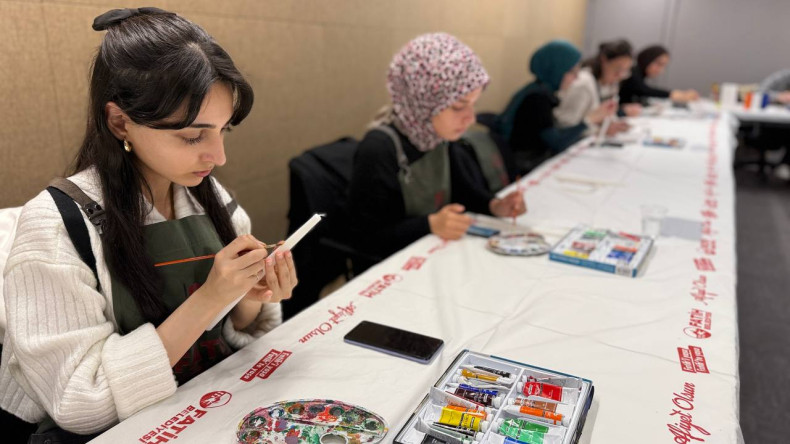 Vatan Kütüphanesi'nde Işıltılı Mumlar Sanatla Buluşuyor