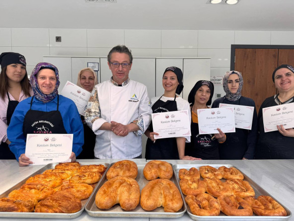 KARINCA El Emeği Eğitim Birimi ile Silivrikapı'da Börek Yapımı: Geleneksel Lezzetler ve Ustalık Buluşuyor