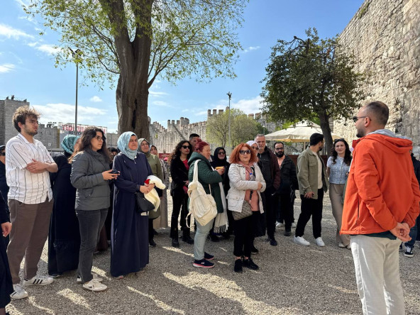 Efsaneleriyle Ünlü Yedikule Hisarı'nda Rehberli Gündüz Turları Devam Ediyor