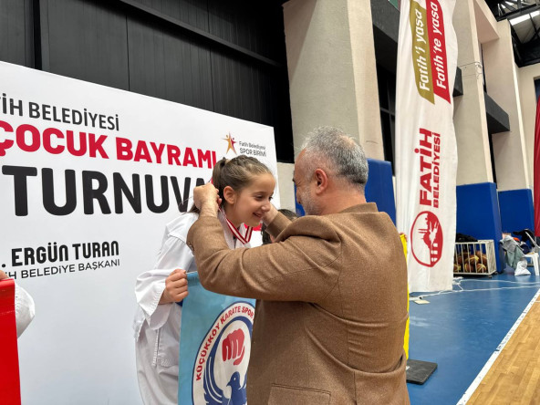 Fatih Belediyesi'nden Çocuklarımıza Neşe Dolu 23 Nisan Ulusal Egemenlik ve Çocuk Bayramı Karate Turnuvası