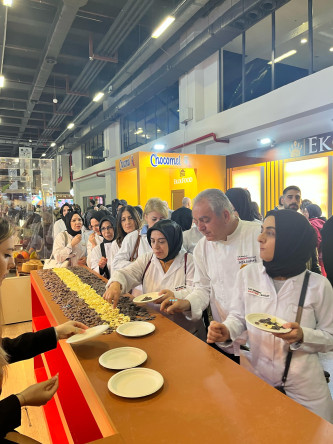 Çikolatanın İzinde Bir Eğitim Yolculuğu: KARINCA El Emeği Eğitim Birimi Öğrencilerimiz, Salon du Chocolat İstanbul'da