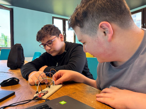 Bilim Fatih ile Geleceğe Bağlanan Gençler: Nesnelerin İnterneti Eğitimimiz Başladı