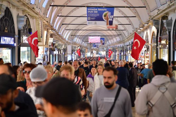 Başkan Turan, Tarihî Kapalıçarşı'da Hemşehrileriyle Bir Araya Geldi
