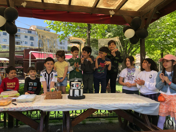 Karasurları Millet Bahçemiz, Yazı Neşe ve Paylaşım Dolu Anlarla Karşılıyor