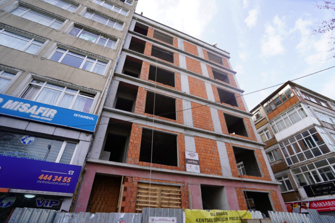 Fatih'te Kentsel Dönüşüm Devam Ediyor: Riskli Yapılar Güvenli Konutlara Dönüşüyor