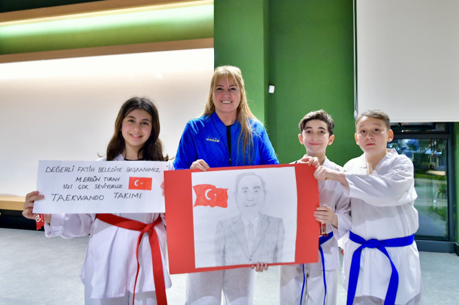 Başkan Turan, Spor Kulübümüzün Lisanslı Minik Tekvandocularıyla Neslişah Sultan Kültür Merkezi'nde Buluştu