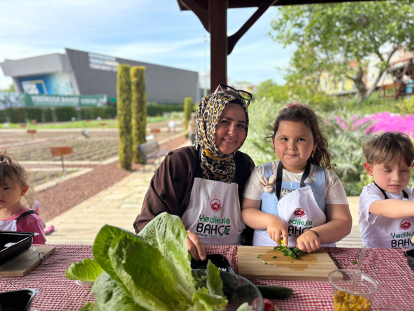 Yedikule Bahçe'de Anneler ve Çocuklarımız İçin Salata Zamanı