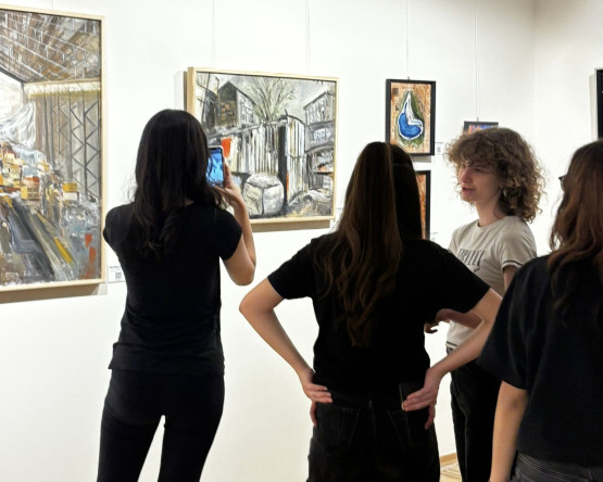 Gençlerimiz Sanatla İç İçe: Fatih Belediyesi'nden Sanat Galerilerine Öğrenci Gezileri