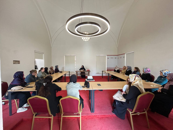 KARINCA El Emeği Eğitim Birimimiz ile “Riyâzü's-Sâlihîn Sohbetleri” Medrese Davutpaşa'da Başladı