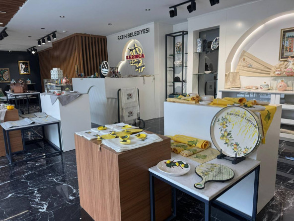 Anneler Günü'ne Özel El Emeği Tasarımlar, Vatan, Haliç ve Balat'taki KARINCA Mağazalarımızda Sizleri Bekliyor