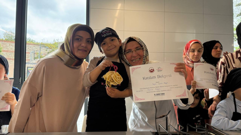 Silivrikapı'da Bir Anneler Günü Hatırası: KARINCA El Emeği Eğitim Birimimiz ile Makarna Tezgahında El Emeği ve Sevgi Buluştu