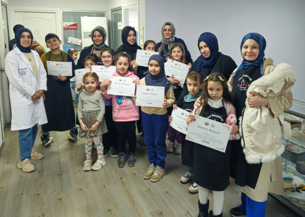 KARINCA El Emeği Eğitim Birimimiz ile Anneler Günü'ne El Emeğinden Gelen Hediye: Yavuz Selim'de Takı Tasarımı Atölyesi