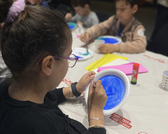 Monet'nin Su Zambaklarında Sanatla Buluşma: Neslişah Sultan Fikir Atölyesi'nde Miniklerimizle Renkli Bir Yolculuk