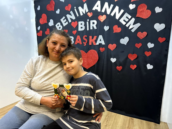 Kariye Çocuk Kütüphanemizde Miniklerimizle Anneler Günü'ne Renkli ve Sevgi Dolu Bir Sanat Buluşması