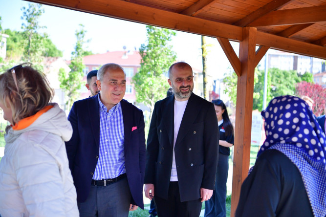 Başkan Turan, Anneler Günü'nde Karasurları Millet Bahçemizde Kıymetli Annelerimizle Buluştu