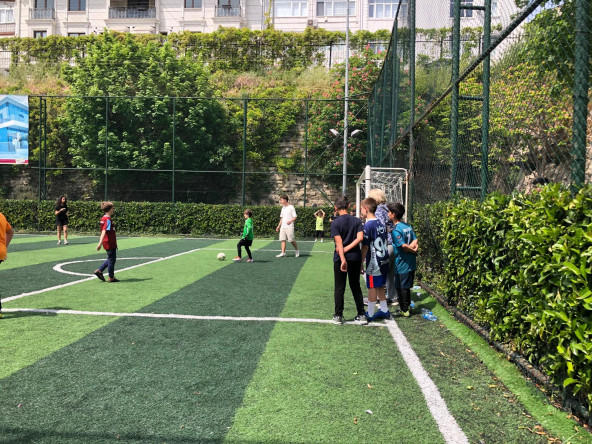 Fındıkzade Çukurbostan Yaşam Merkezimizde Sporun Kalbi Atıyor: Halı Saha Turnuvası, Çocuklarımızla Aileleri Aynı Sahada Buluşturdu