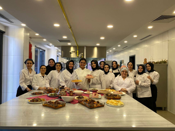 KARINCA El Emeği Eğitim Birimi'nden Elif Korkmazel ile GastroSanat'ta Sağlıklı ve Sürdürülebilir Mutfak Üzerine Buluşma