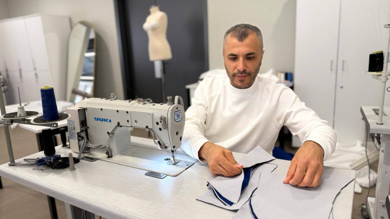 Ünlü Modacı Süleyman Güvenç'ten KARINCA El Emeği Eğitim Birimi Giyim Eğitmenlerine, GastroSanat'ta Abiye Tasarımı Masterclass'ı