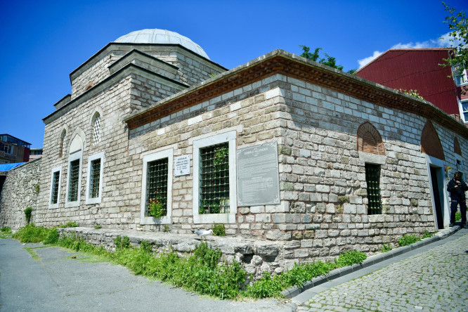 Başkan Turan, Şeyhülislam Zembilli Ali Cemali Hazretleri'ni TÜRÇEK Yönetim Kurulu Üyeleriyle Birlikte Fatih'te Kabri Başında Rahmetle Yâd Etti
