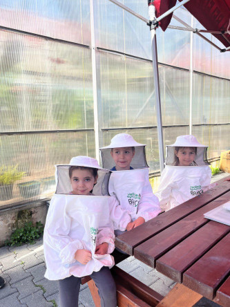 Ayvansaray Bahçe'de Anneler ve Çocuklarımızla Doğaya Yolculuk: “Arıcılık Atölyesi”