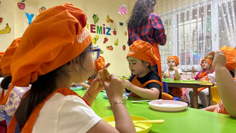 Ananas Anaokulu'nda Minik Şeflerimizle Keyifli ve Eğitici bir Mutfak Buluşması