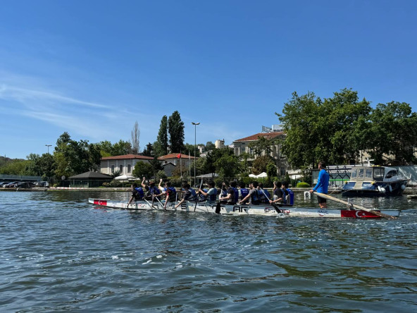 Gençlerimizin Suriçi Kupası Şampiyonluk Yolculuğu: Kano ve Dragon Yarışlarıyla Spor Sezonu Noktalandı