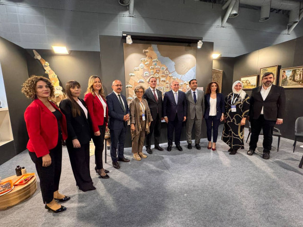 KARINCA El Emeği Eğitim Birimimizin Yer Aldığı ArtContact Uluslararası Çağdaş Sanat Fuarı'nın Açılışı, Başkan Turan'ın Katılımıyla Gerçekleştirildi