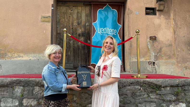 3. Uluslararası Yeditepe Bienali Kapsamında Sirkeci Garı Ambarları'ndaki Sergi Alanı, İş Dünyasının Temsilcilerini Ağırladı