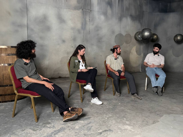 3. Yeditepe Bienali “Konuşmalar” Serisinin Finali: Sanatın Zihinsel ve Etik Yönü Sirkeci Garı Ambarları'ndan Canlı Yayında Ele Alındı