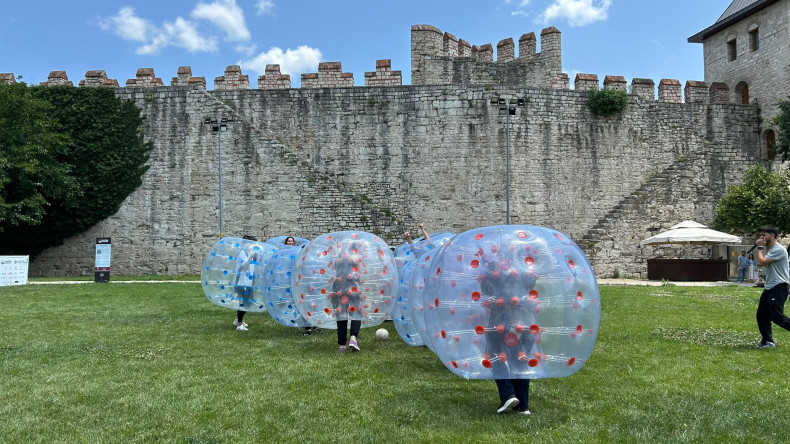 Yedikule Hisarı'nda Balon Futbolu Heyecanı: Spor ve Eğlence Buluşması