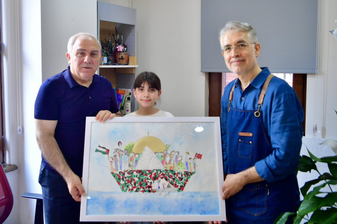 Başkan Turan, KARINCA Ayvansaray Eğitim Birimimizde Ressam Cemal Toy Rehberliğinde Yürütülen Resim Dersinde Gençlerimizle Buluştu