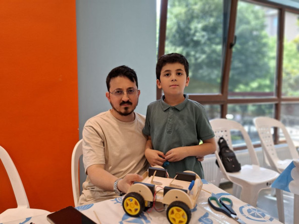 Babalar ve Çocuklarımız Bilimle Buluştu: Bilim Fatih'te Üretimle Geçen Bir Babalar Günü