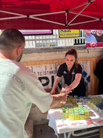 Halkla İlişkiler Ofisimizden LGS'ye Giren Öğrencilerimize ve Velilere Limonata İkramı