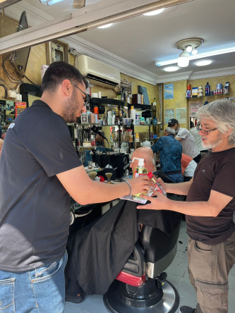 Halkla İlişkiler Ofisimizden Berber Esnafına Nezaket Dolu Ziyaret ve Kolonya Hediyesiyle Gönül Bağı