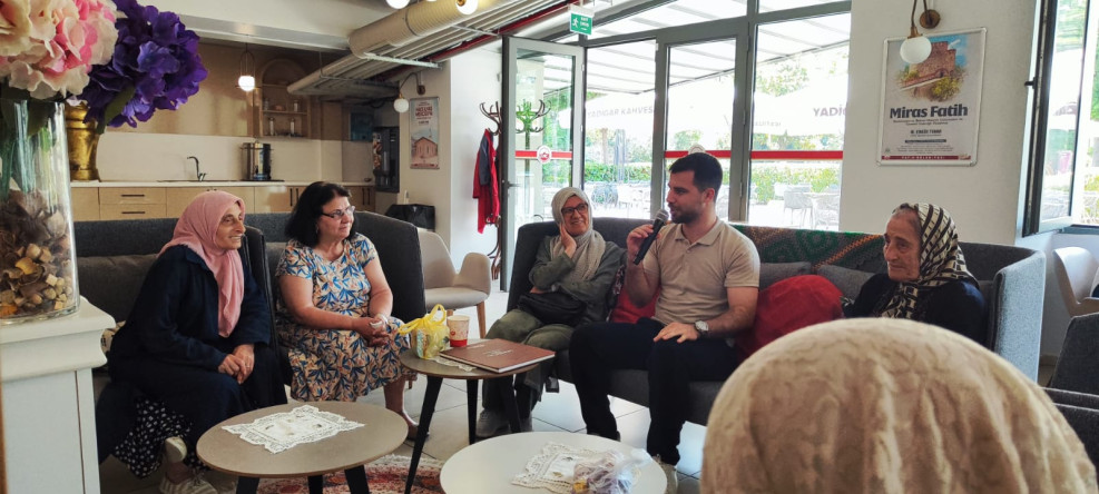 Yadigâr Kahvesi'nde Duygularla Buluşma: Kıymetli Büyüklerimiz Yaratıcı Drama Etkinliğinde Buluştu
