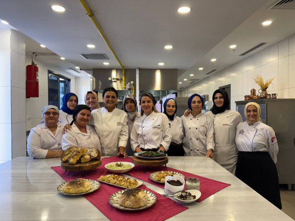 KARINCA El Emeği Eğitim Birimi'nden Elif Korkmazel ile GastroSanat'ta Sağlıklı ve Sürdürülebilir Mutfak Üzerine Buluşma