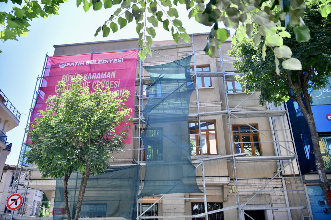 Başkan Turan, Büyük Karaman Caddesi'ndeki Cephe Rehabilitasyon Çalışmalarını Yerinde İnceledi