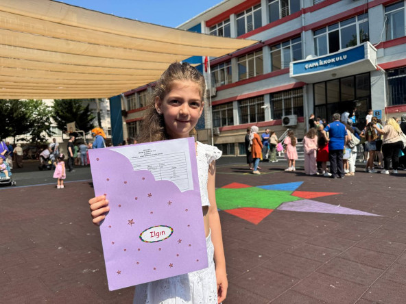 Başarıyı Paylaşmanın Günü: Fatih'te Karne Heyecanı, Öğrencilerimizi, Velilerimizi ve Öğretmenlerimizi Buluşturdu