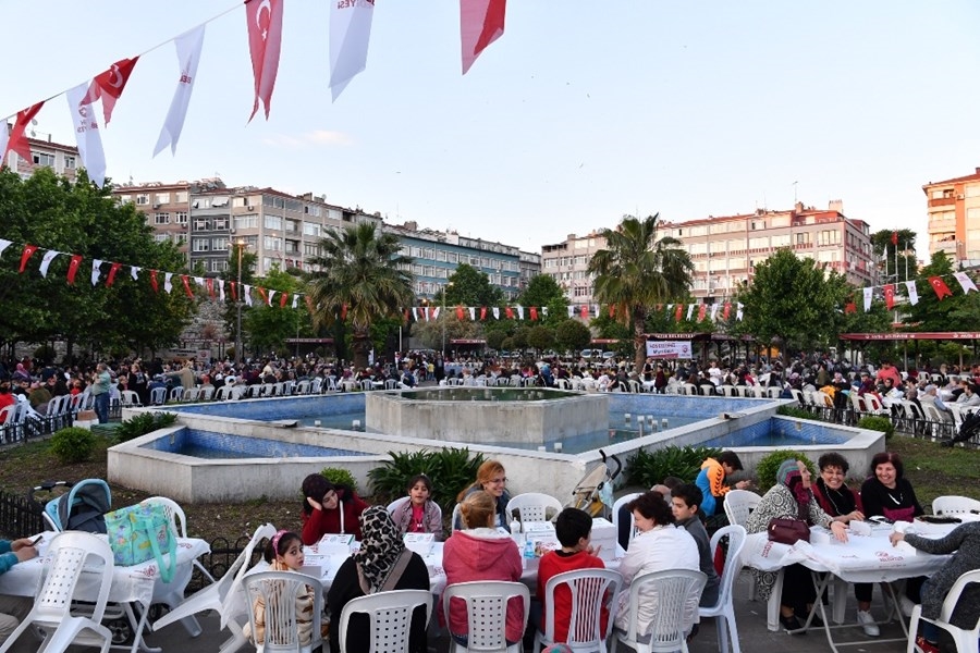 Tarihi Fındıkzade Çukurbostan'da İftar Coşkusu