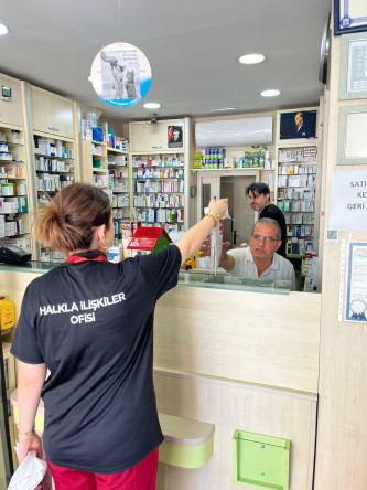 Halkla İlişkiler Ofisimizden Fatih Esnafına Ziyaret ve Hediye Takdimi