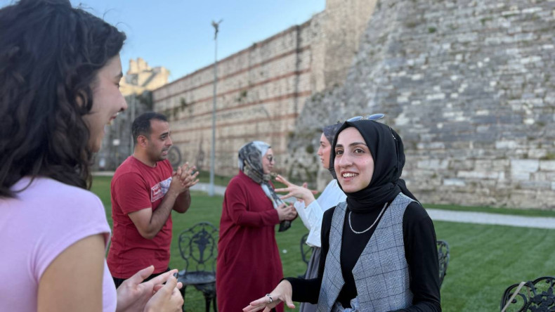 Efsaneleriyle Ünlü Yedikule Hisarı'nda “Open Air English” Etkinliğiyle İngilizce Pratiği