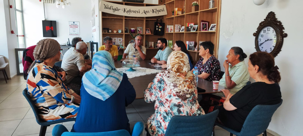 Yadigâr Kahvesi'nde Duygularla Buluşma: Kıymetli Büyüklerimiz Yaratıcı Drama Etkinliğinde Buluştu