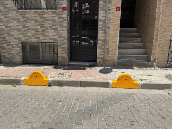 Yedi Emirler Sokak'ta Yol ve Tretuvar Çalışmaları Tamamlandı