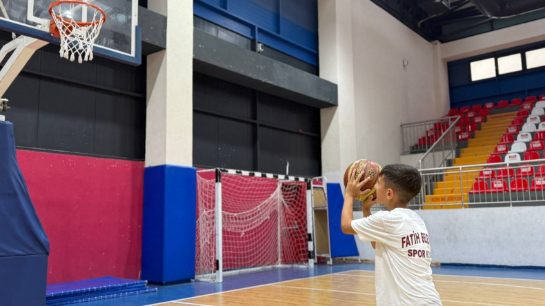 Fatih Belediyesi Spor Kulübü'nden Geleceğin Basketbolcularına Eğitim Programı