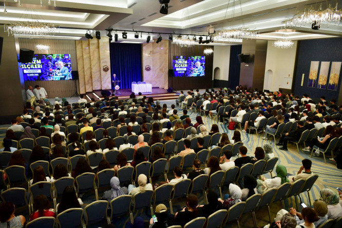 Başkan Turan, 15. Gönüllü Turizm Elçileri Tanıtım Toplantımızda Gençlerimizle Bir Araya Geldi