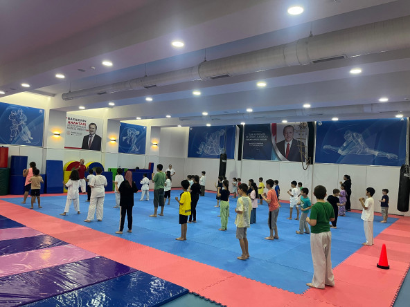 Fatih'te Disiplin, Denge ve Dayanıklılık: Çocuklarımız Karateyle Tanışıyor