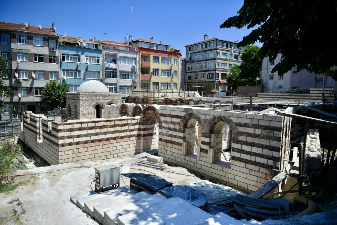 Başkan Turan, Kıymetli Akademisyenlerimiz ile Muid Ahmed Efendi Medresesi'nde Devam Eden Restorasyon Çalışmalarını İnceledi