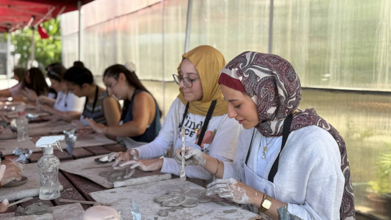 Ayvansaray Bahçe'de Doğayla İç İçe Kil Seramik Buluşması