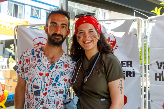 Samatya Meydanı'nda Duyarlılık Buluşması: Minik Dostlarımıza Ücretsiz Sağlık Hizmeti