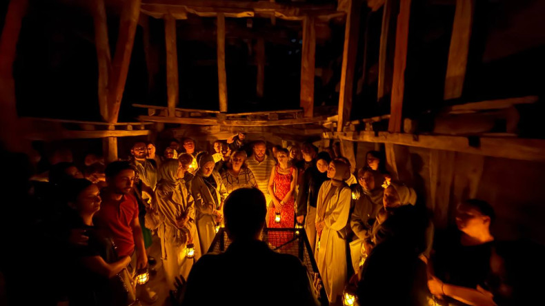 Ay Işığında Tarihî Bir Gece: Yedikule Hisarı'nda Fener Eşliğinde Yolculuk